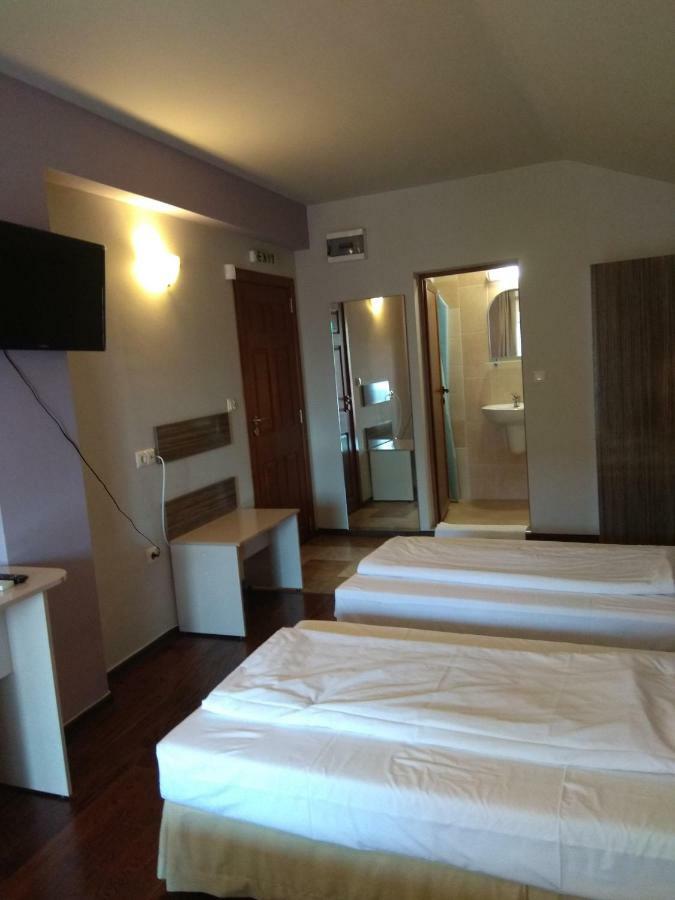 Roots Hotel And Wine Bar Plovdiv Bagian luar foto